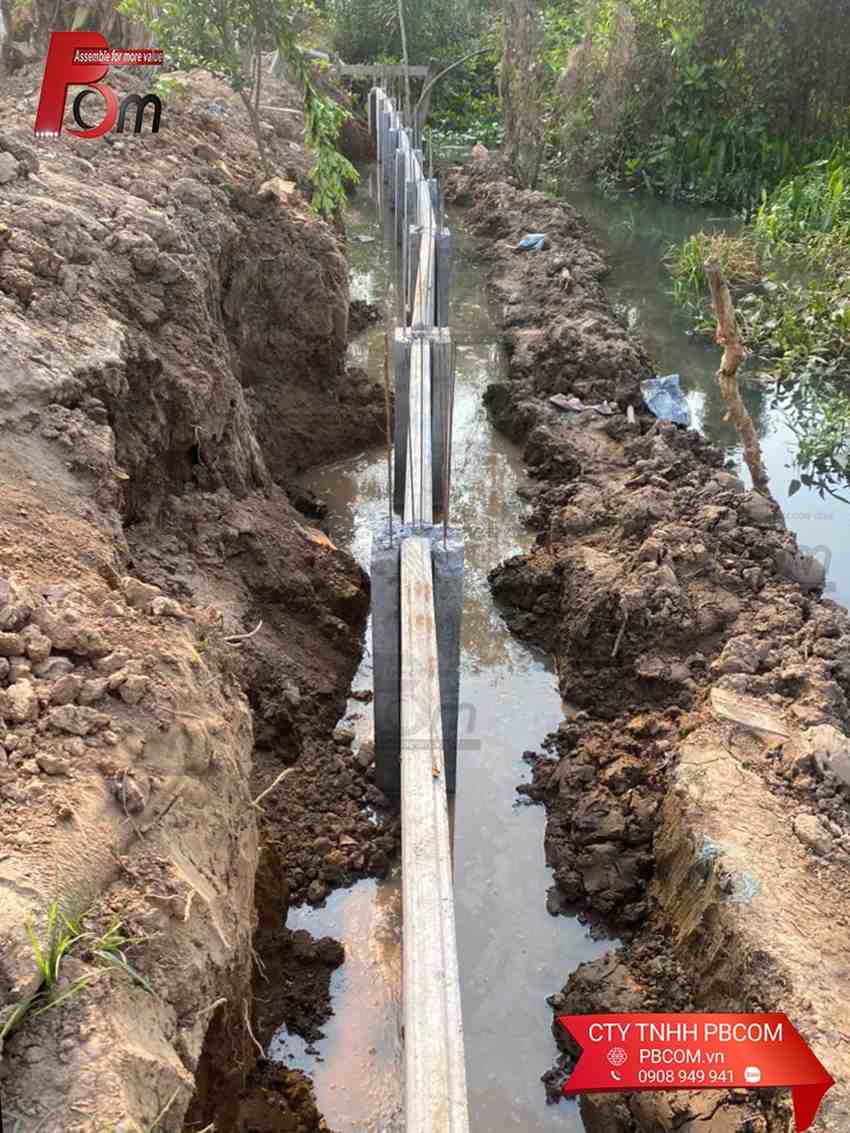 Thi công tường chắn đất làm kè chắn ven bờ kênh