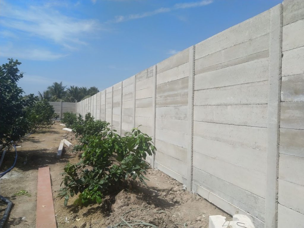 Hàng rào bê tông cốt thép lắp ghép