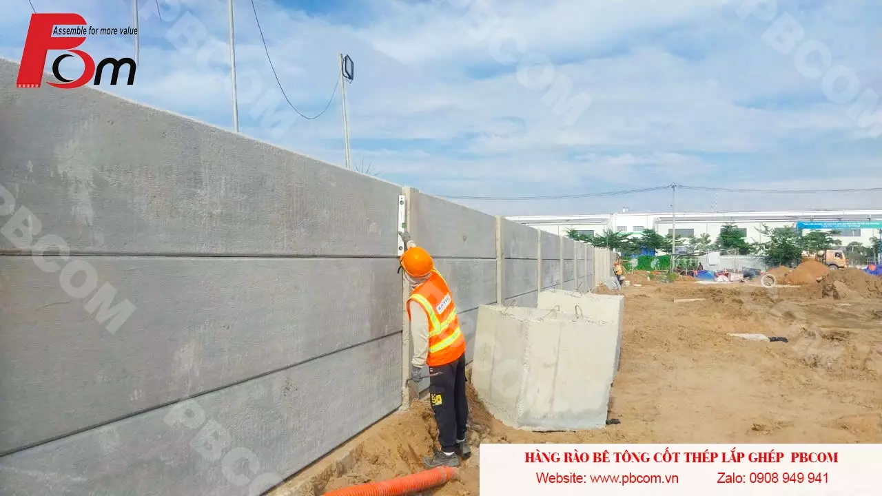Hàng rào bê tông cốt thép lắp ghép đã có mặt KCN Hải Sơn Hàng rào bê tông cốt thép lắp ghép KCN Hải Sơn