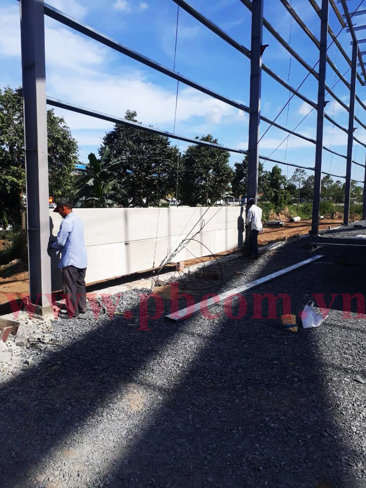 tường nhà xưởng lắp ghép